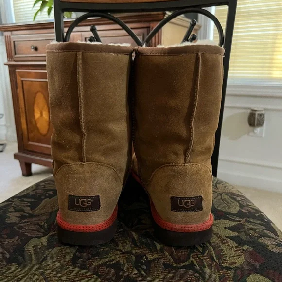 UGG Men's Classic Short Boots with Red Sole - Picture 3 of 11